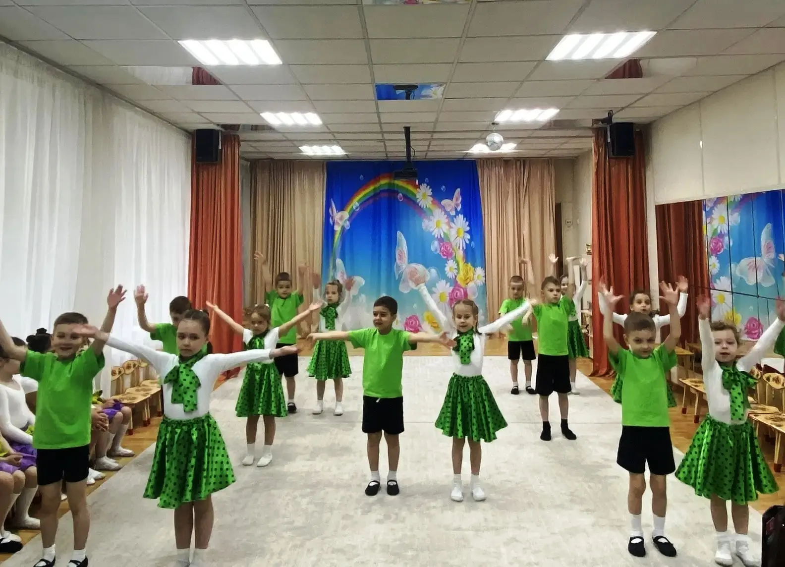 ✨Волшебный мир танца: отчётный концерт по хореографии во втором корпусе детского сада!✨