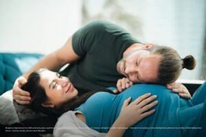Беременные папы: почему суровые мужчины тайком едят мел и жалуются на утреннюю тошноту