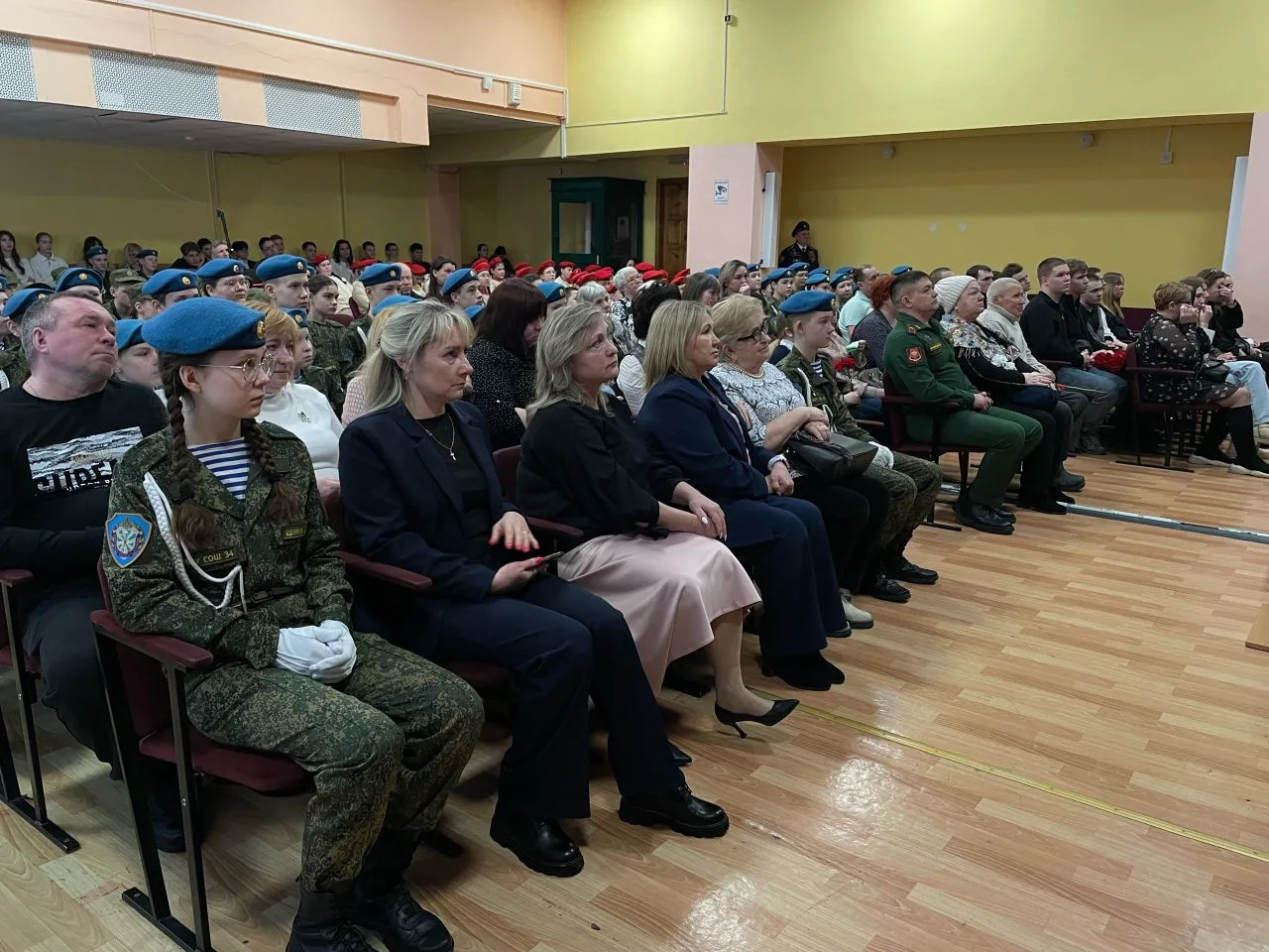 🇷🇺 Пока мы помним - они живы: открытие мемориальных досок в честь погибших героев СВО  Сегодня в наш