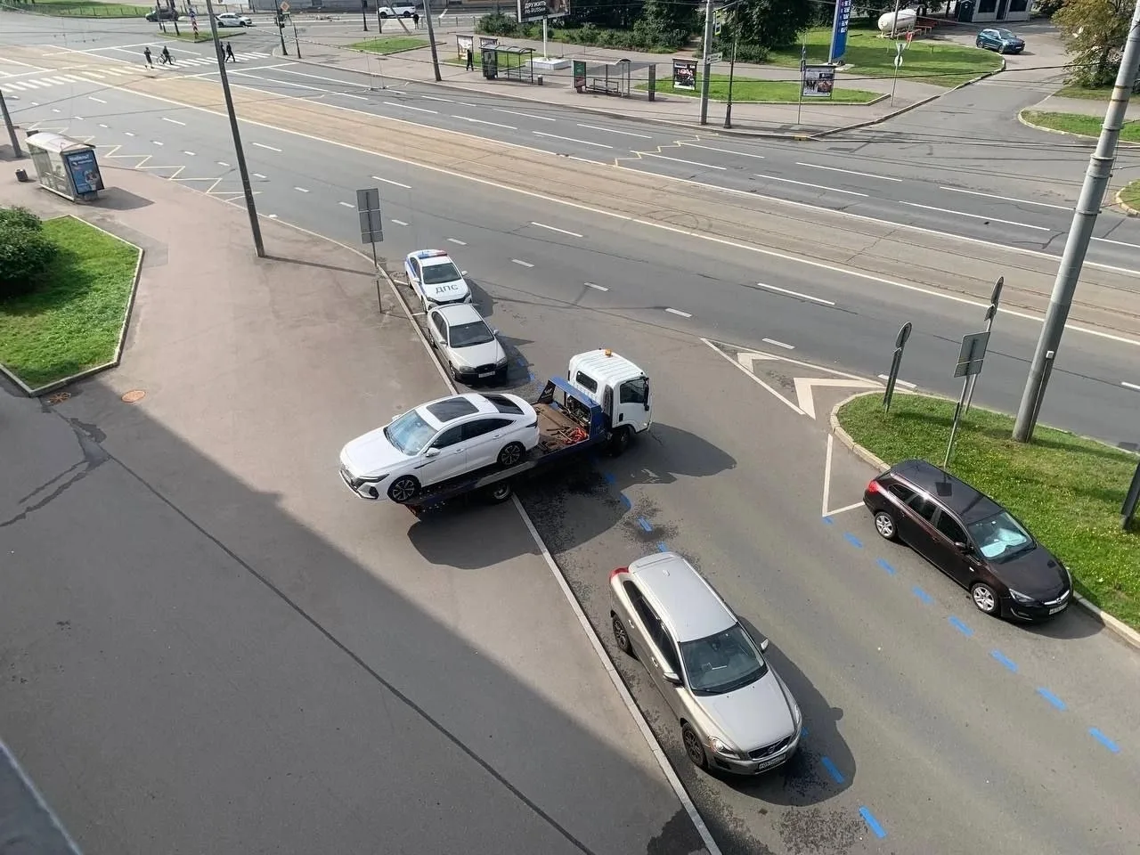 Когда ты 5 лет жил в иллюзии, что у тебя есть парковка, а потом бац — и это тротуар. На...