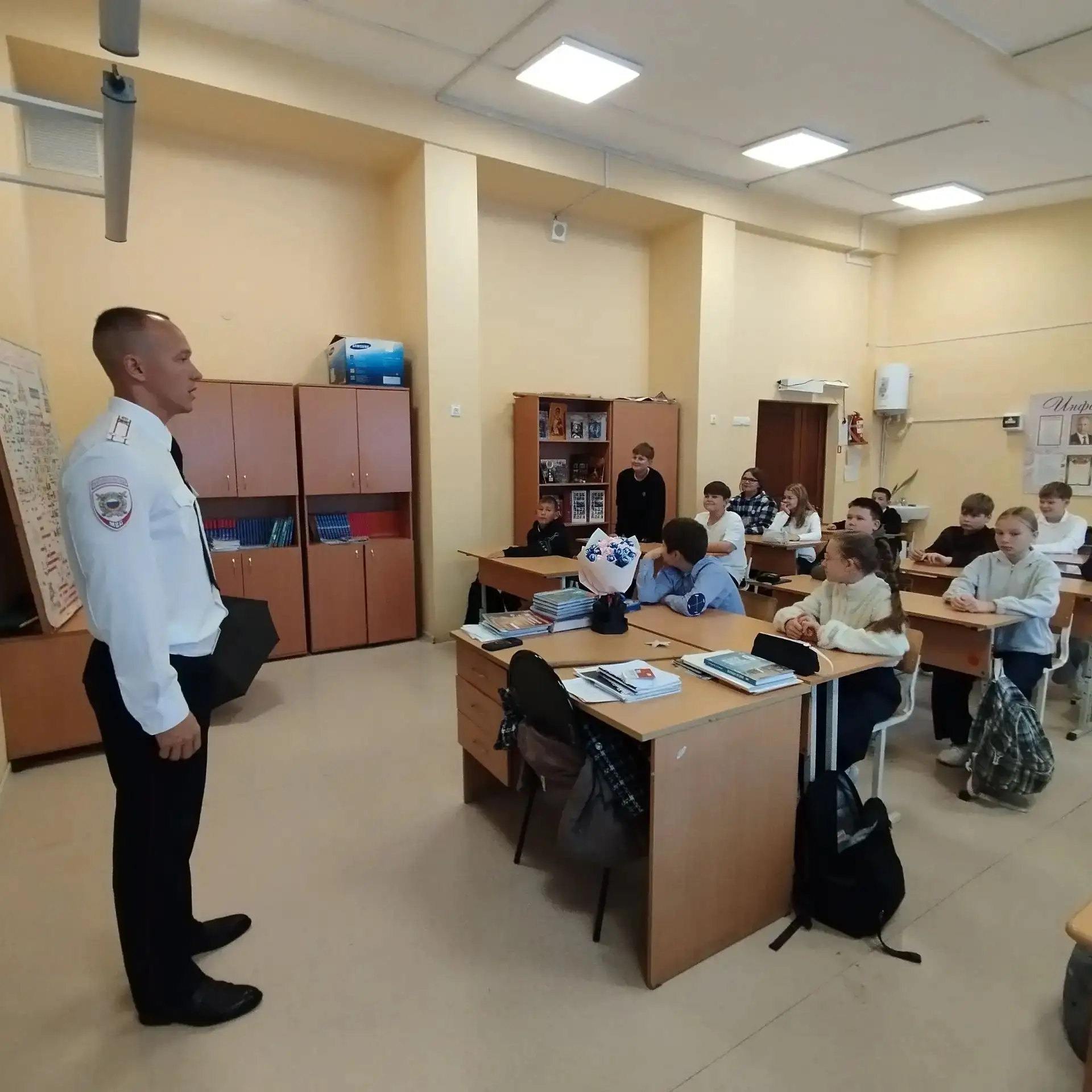 🇷🇺В гостях у 5 «Г»: встреча с настоящим офицером