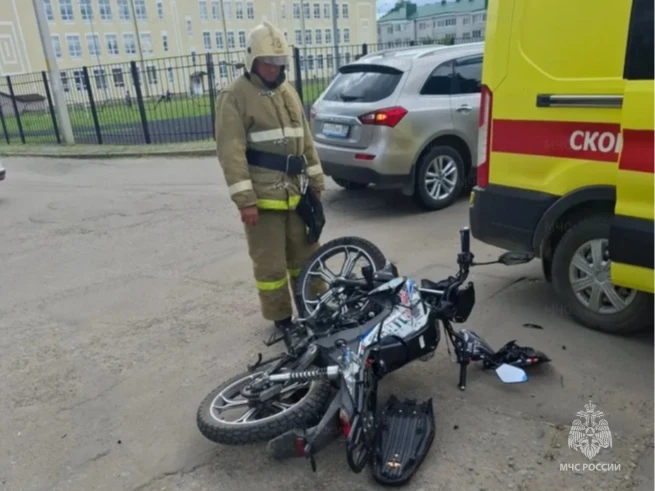 В 12:44 на пересечение улиц Селищева и Губанова произошло ДТП. На месте аварии работали силы и средс
