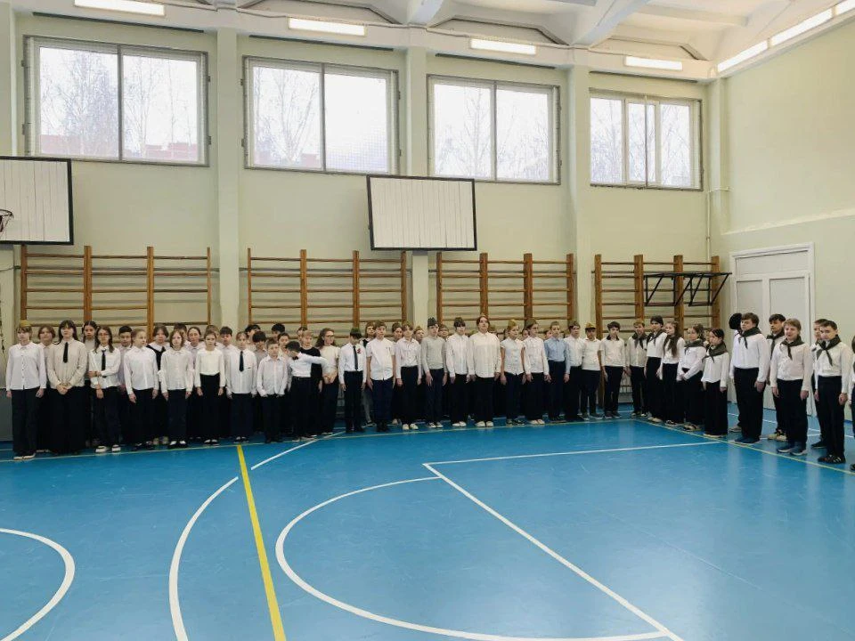 20 февраля в нашей школе прошёл традиционный «Смотр строя и песни», посвященный Дню защитника Отечес