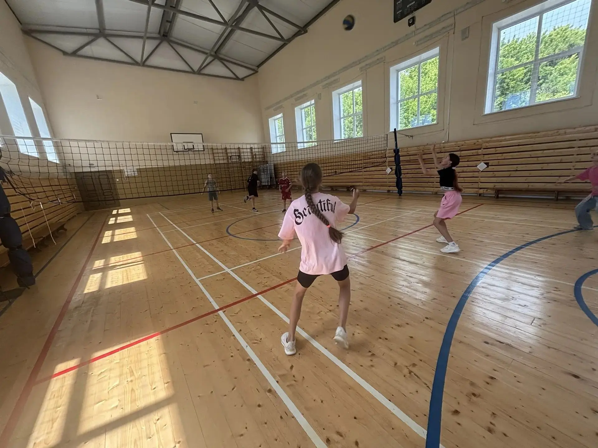 🏐 Битва внутри 5 отряда!
Две команды сошлись в пионерболе. Играли честно, весело и с азартом.
Побед