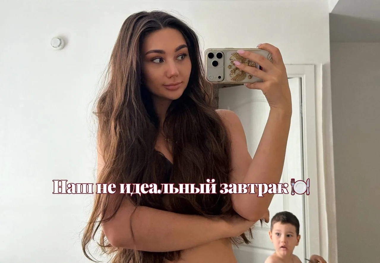 Марк Малоежка

Делюсь, как сейчас обстоят дела с Марком. Он стал малоежкой, берёт любимые блюда, но 