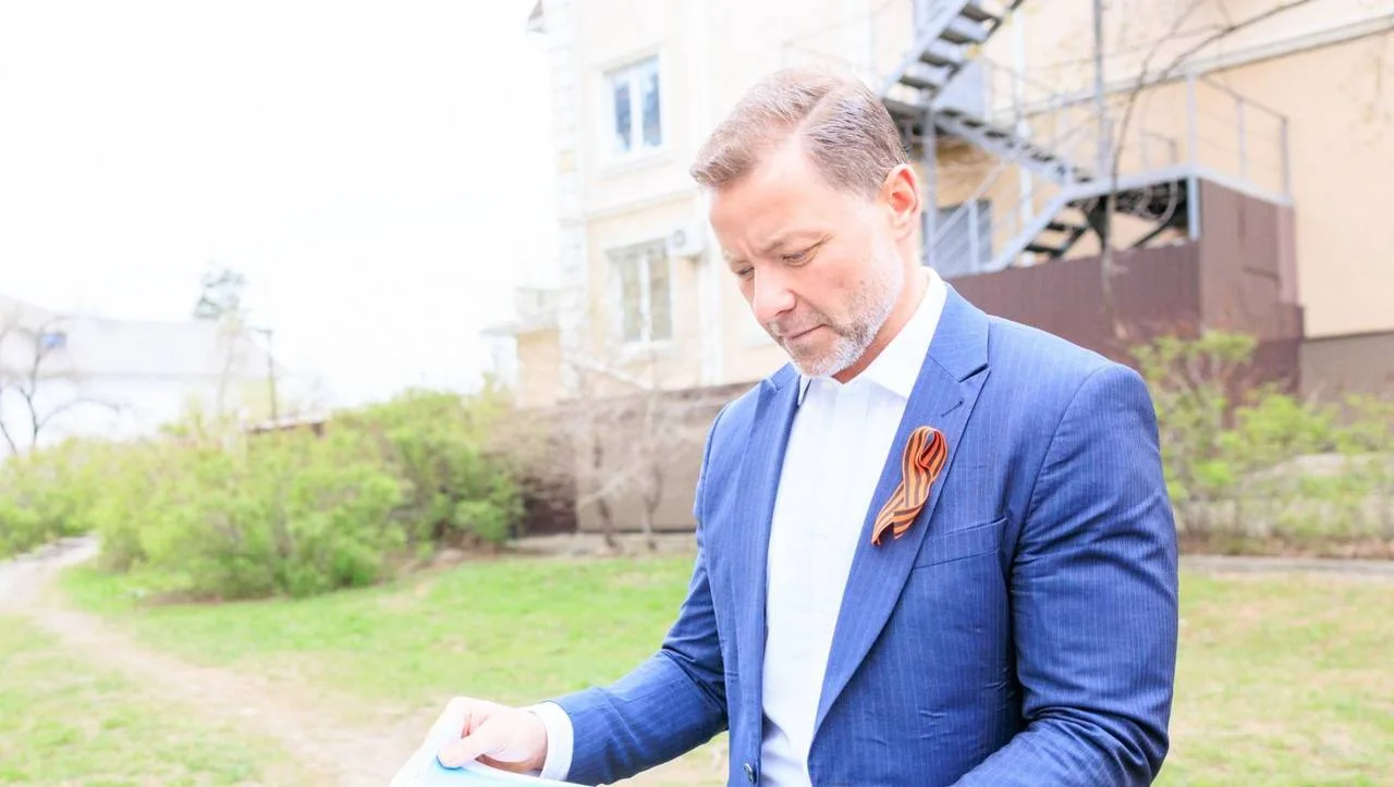 🗣Антон Волошко показал, как жители меняют дворы в Лесозаводске  В Лесозаводске жители через ТОСы не 