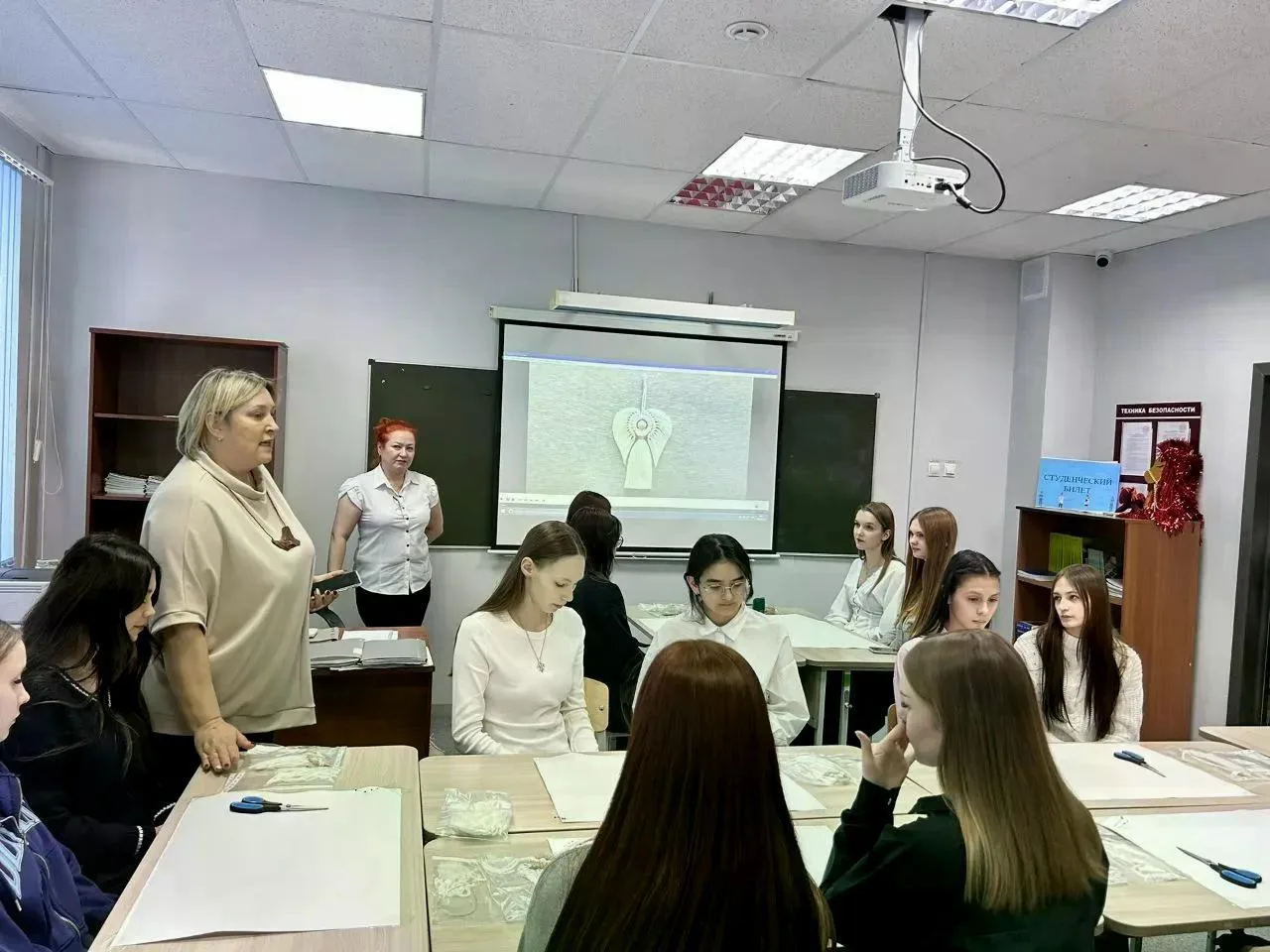 Прикоснись к профессии.  В рамках профессиональных проб "Прикоснись к профессии" ученики 8А класса п