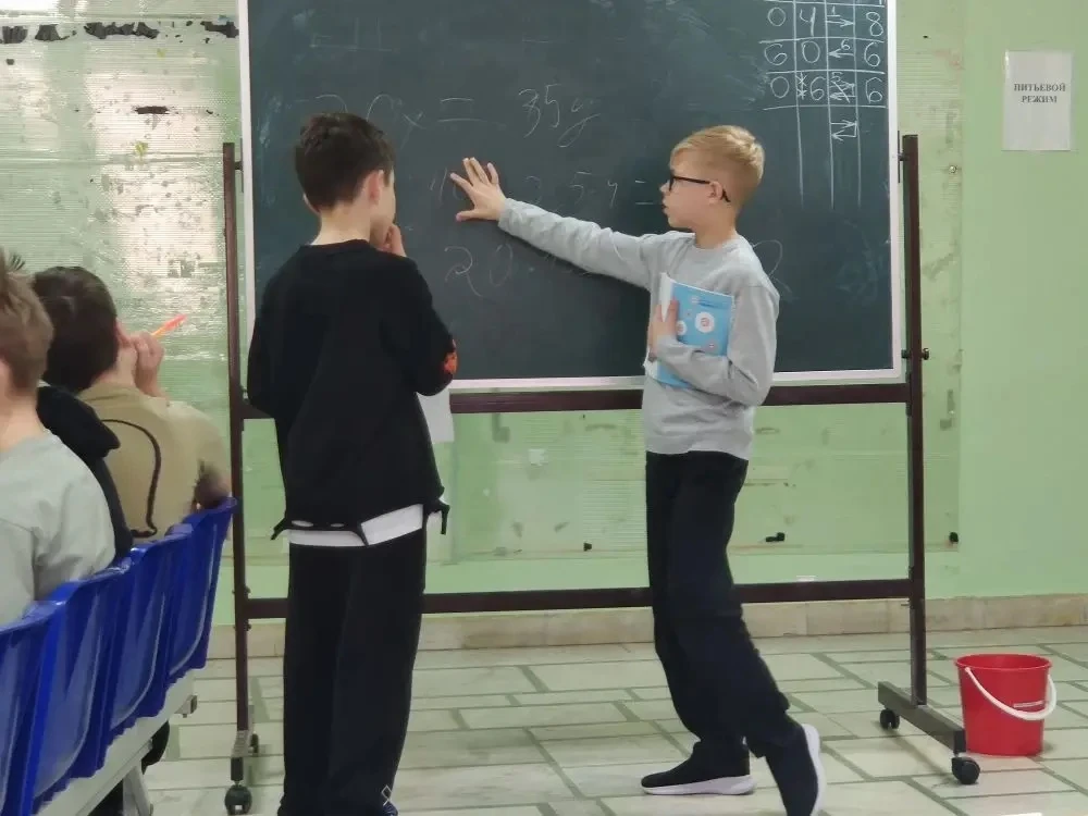 🧮Весенние математические бои♾️  30 пятиклассников Лицея приняли участие в весенних математических бо