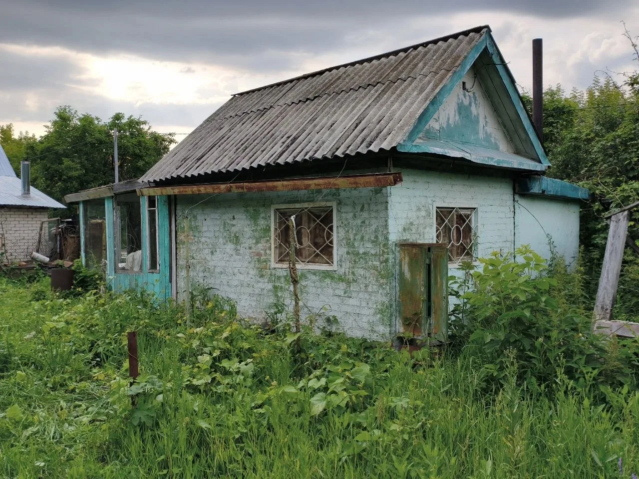 Продам дачу в Корабельной роще (110 маршрут). Не приватизирована, но можно оформить. Вс...