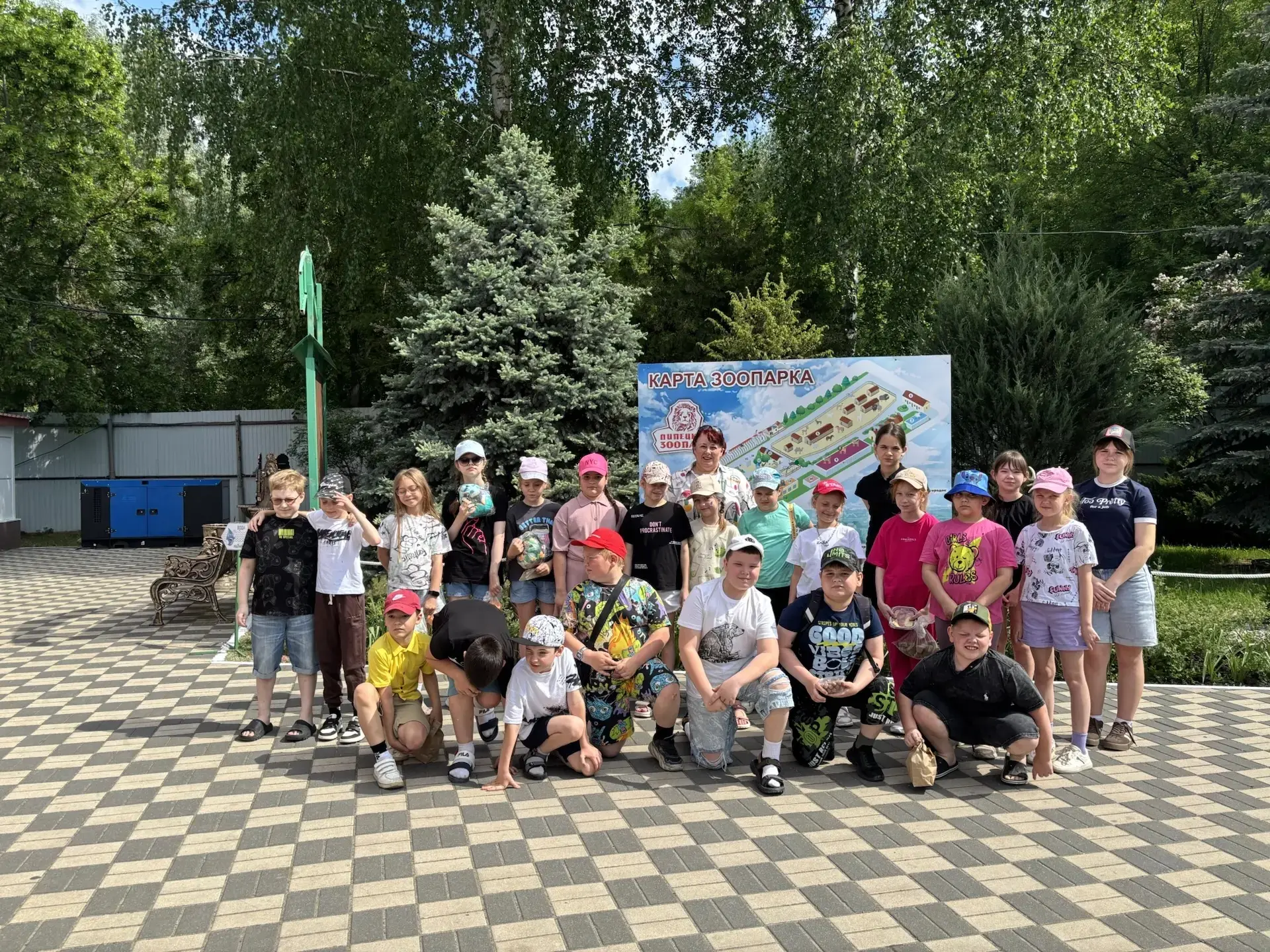 21 мая 2г класс(кл.рук.Сомова ОВ) посетили зоопарк в городе Липецке, море положительных эмоций получ