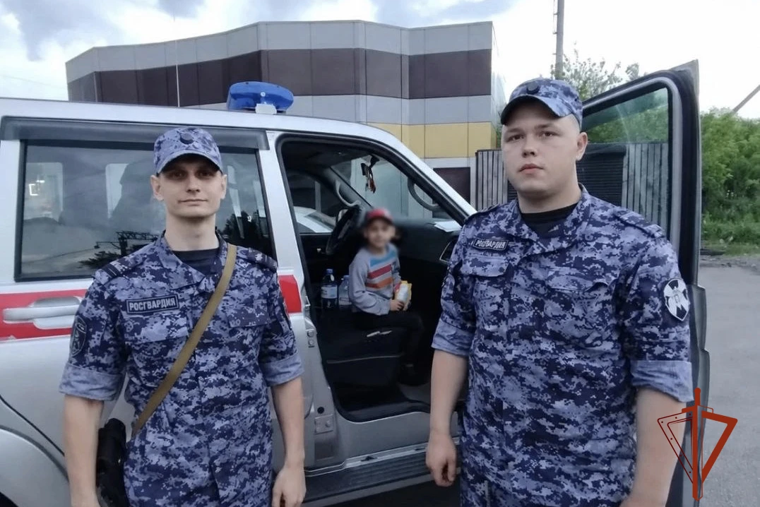 В Киселевске экипаж вневедомственной охраны Росгвардии оперативно разыскал шестилетнего...