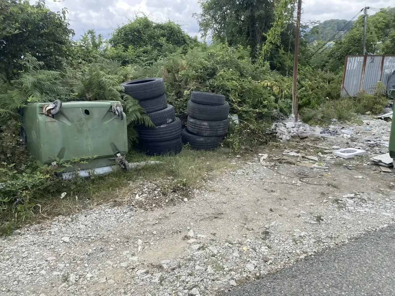 🚚 В населённых пунктах Кудепстинского сельского округа подрядной организацией ведутся ...