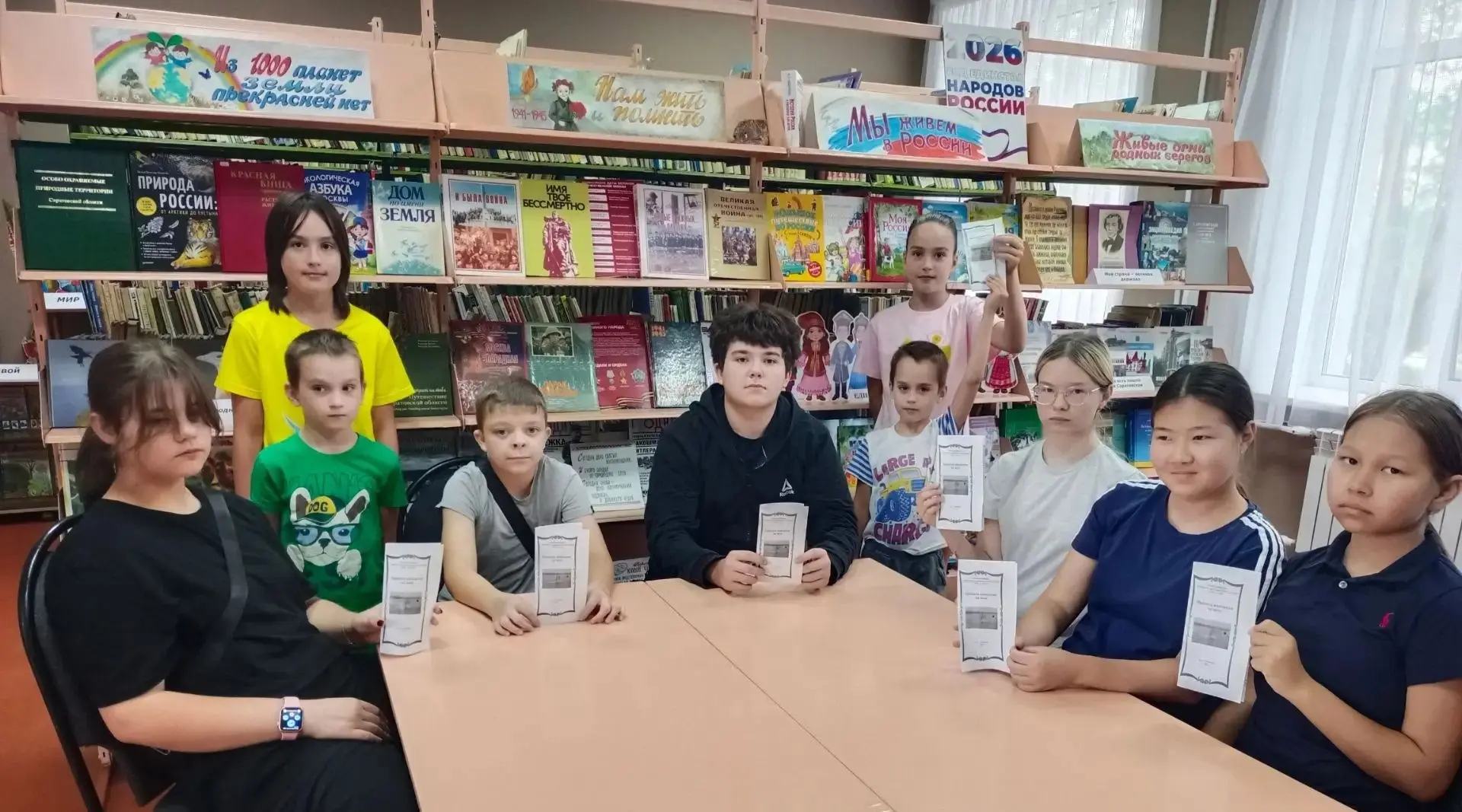 Сегодня в библиотеке п. Советское прошёл час безопасности «Школа спасателей». Вместо скучных лекций 