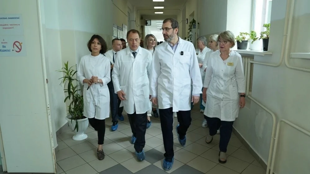 🏥 Спикер ЗС Приангарья посетил Черемховскую горбольницу

Александр Ведерников оценил кадровое обесп