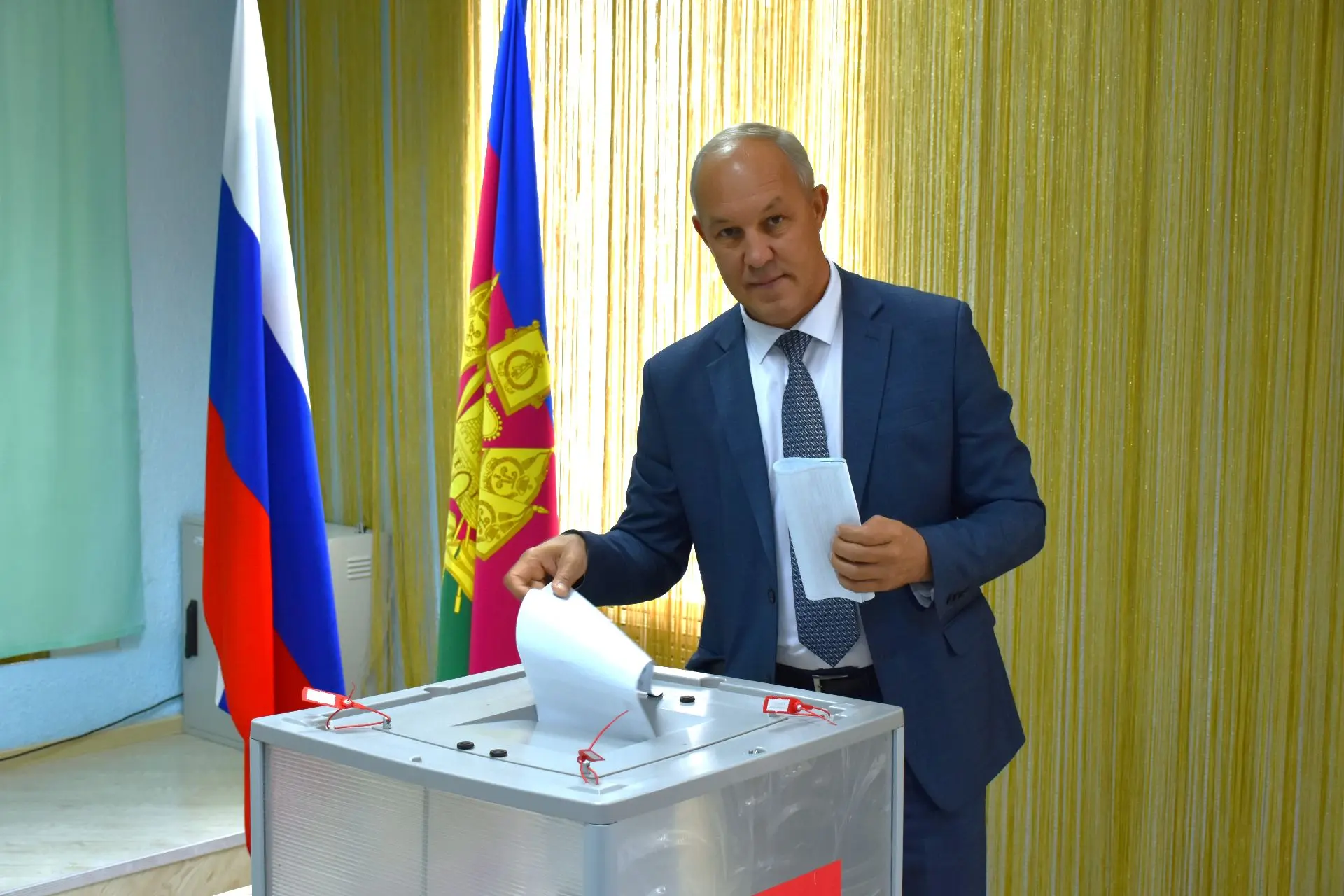 Уважаемые земляки! Сегодня в Мостовском районе открылись все избирательные участки. Нач...