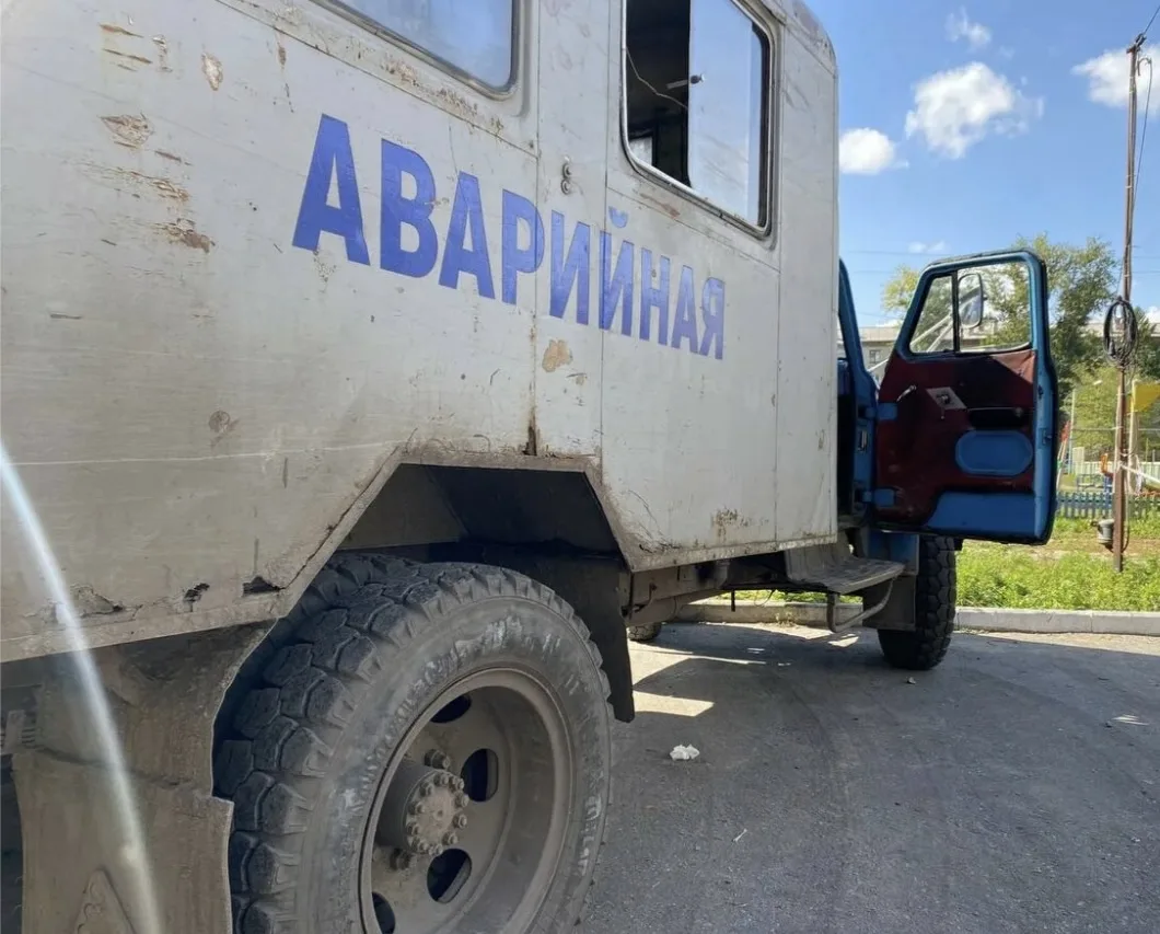 ❗️Бригада Водоканала вновь устраняет порыв.