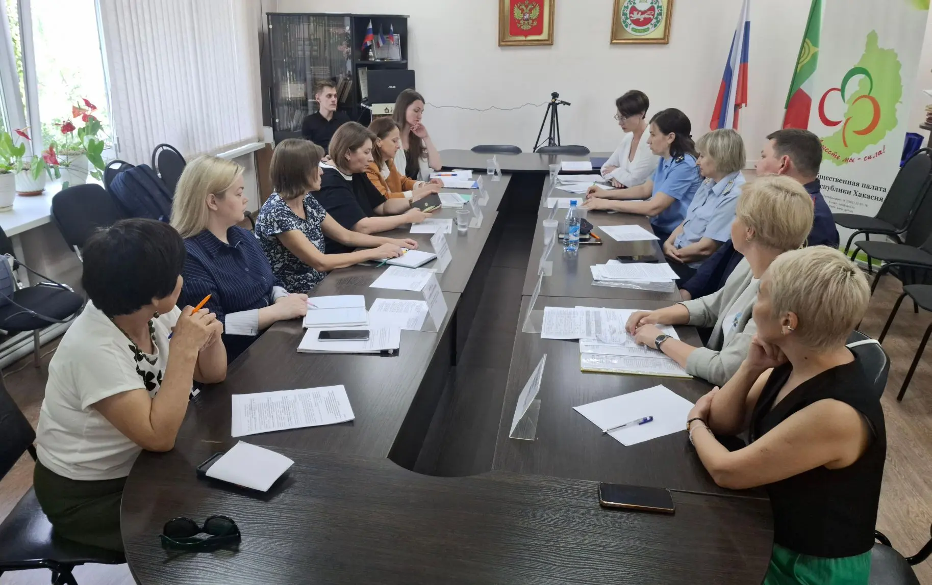 В Хакасии обсудили профилактику суицидального поведения среди несовершеннолетних 

Ситуация с суицид