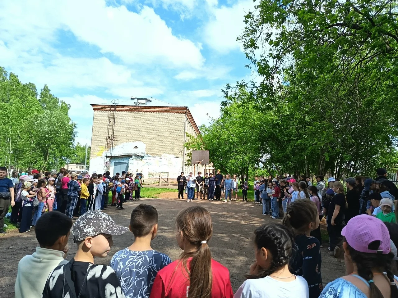 2 июня день начался традиционно с построения на линейку, на которой обсудили планы на день. После ли