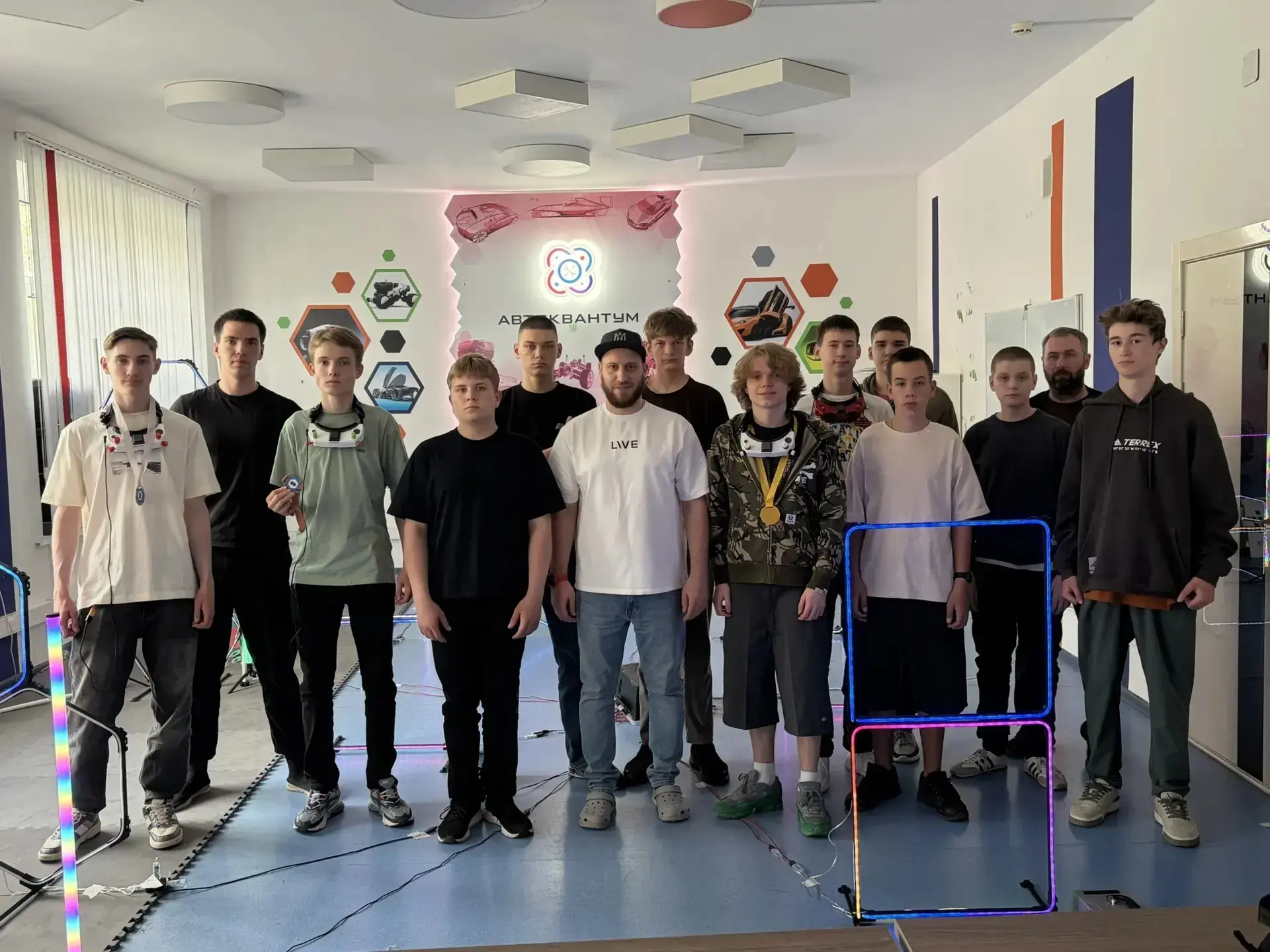 🙌В Тюменской области прошли соревнования по гонкам дронов «Вираж Победы», посвященные Дню Победы  Ме