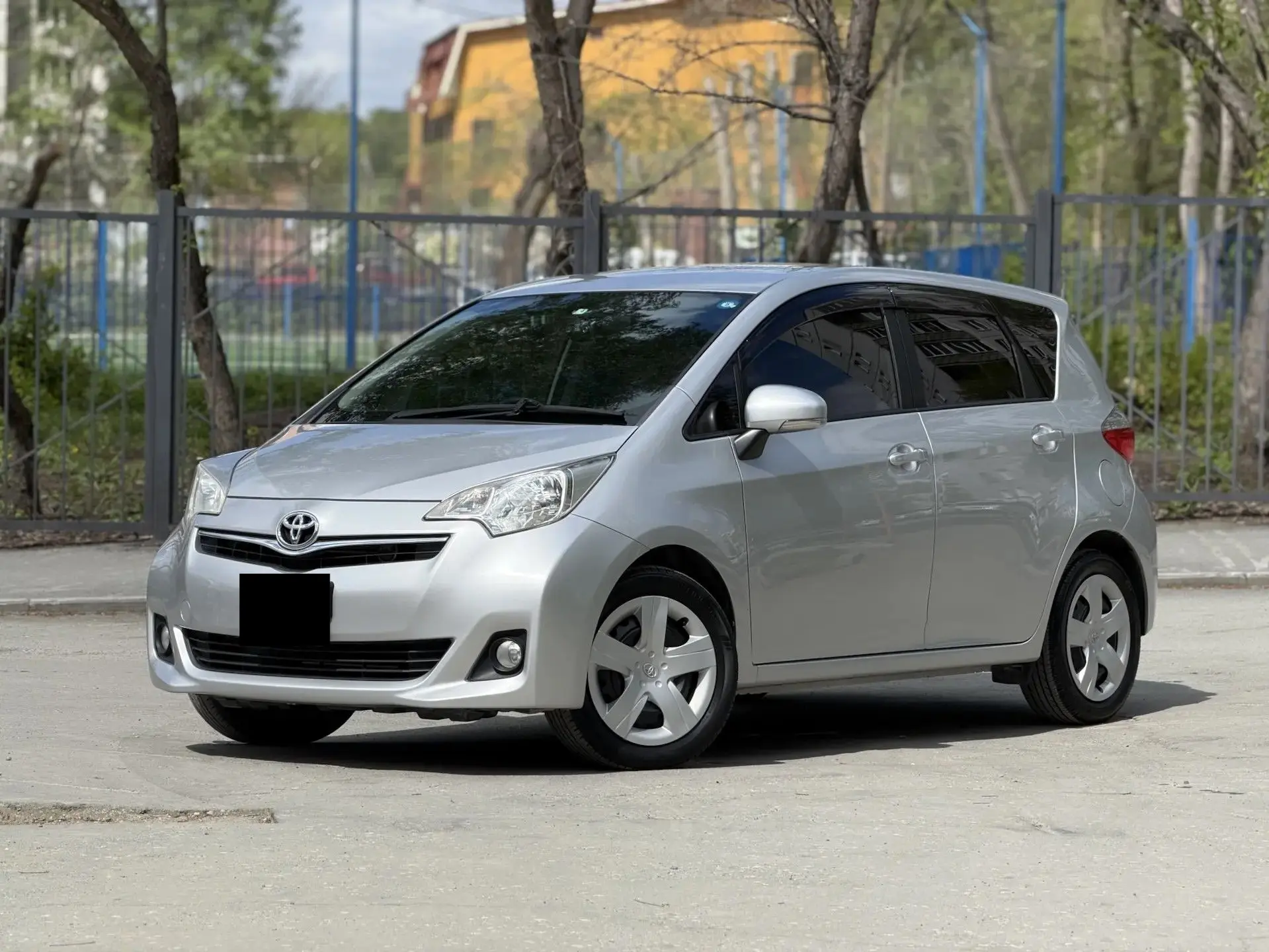 Вчера Вы единогласно выбрали автомобилем дня Toyota Ractis.