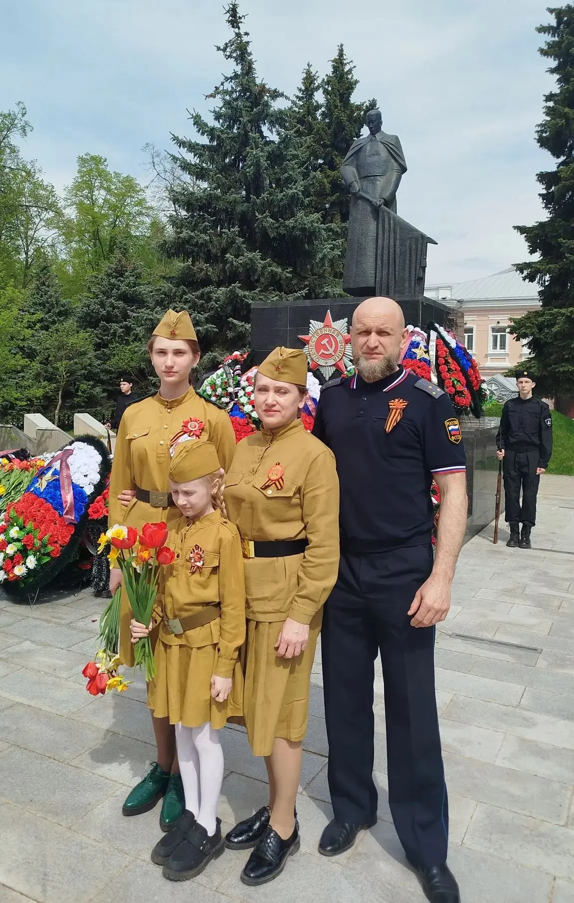 🎖 Продолжаются «Добрые каникулы»! 🎖

На этой неделе — направление «Патриотическое волонтёрство». Р