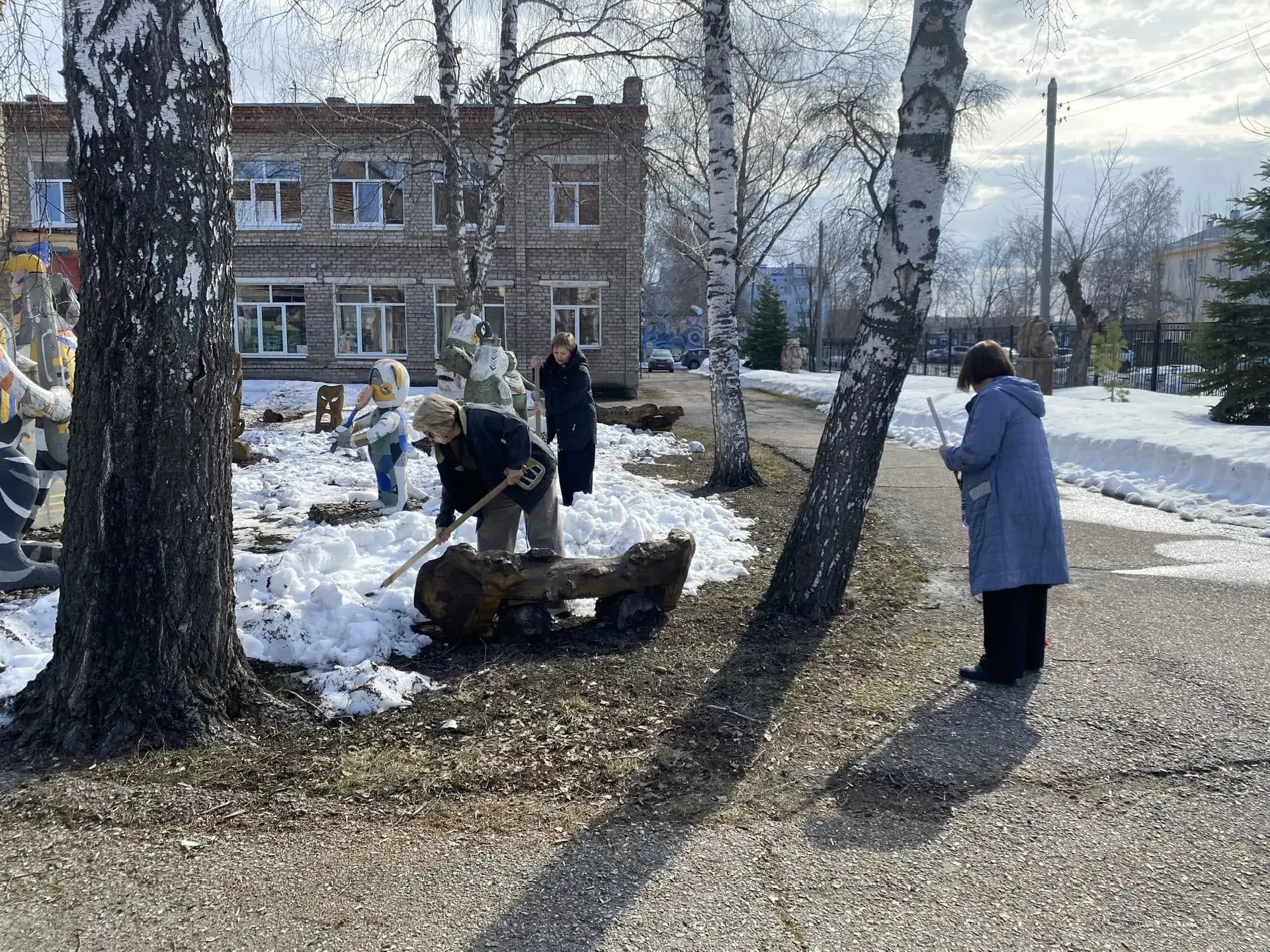 субботник на территории школы