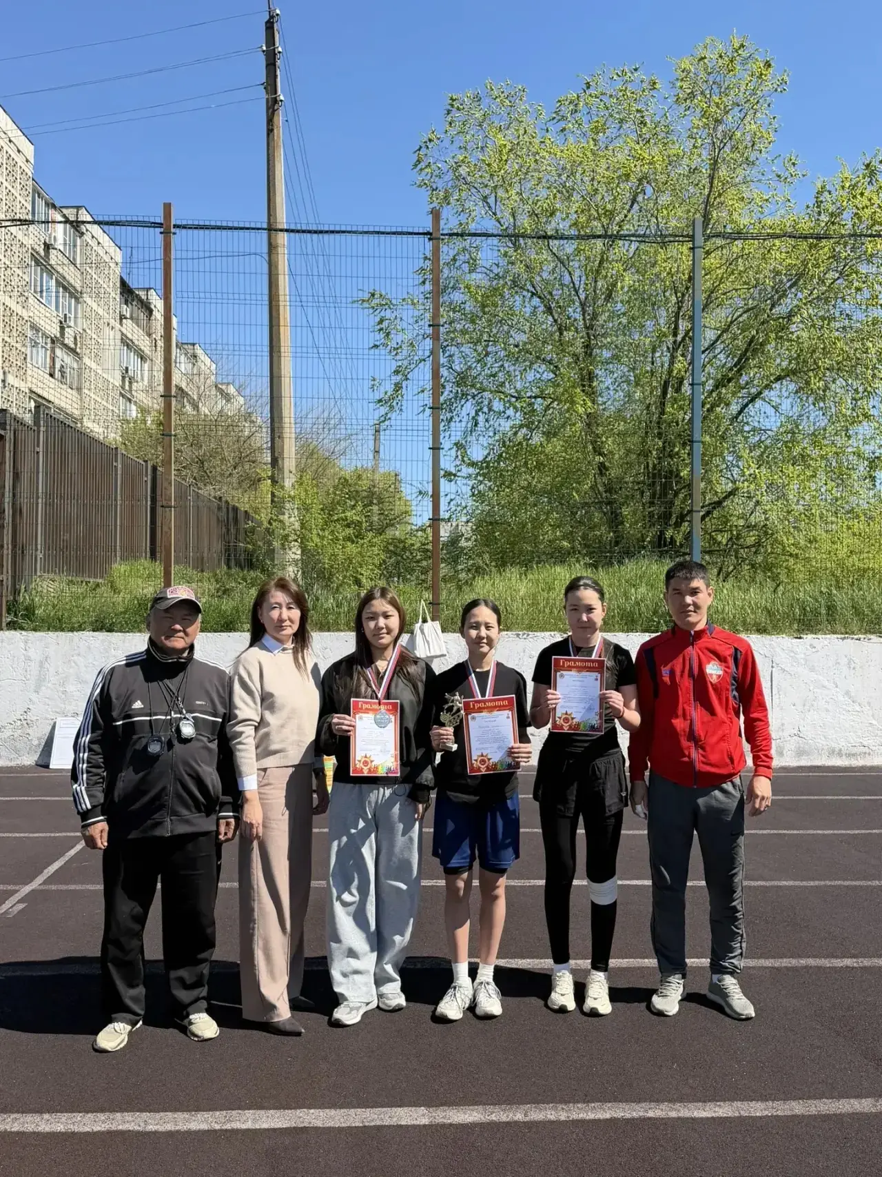 Наши чемпионы снова на пьедестале! 🏆  С гордостью поздравляем учеников нашей школы с блестящим высту