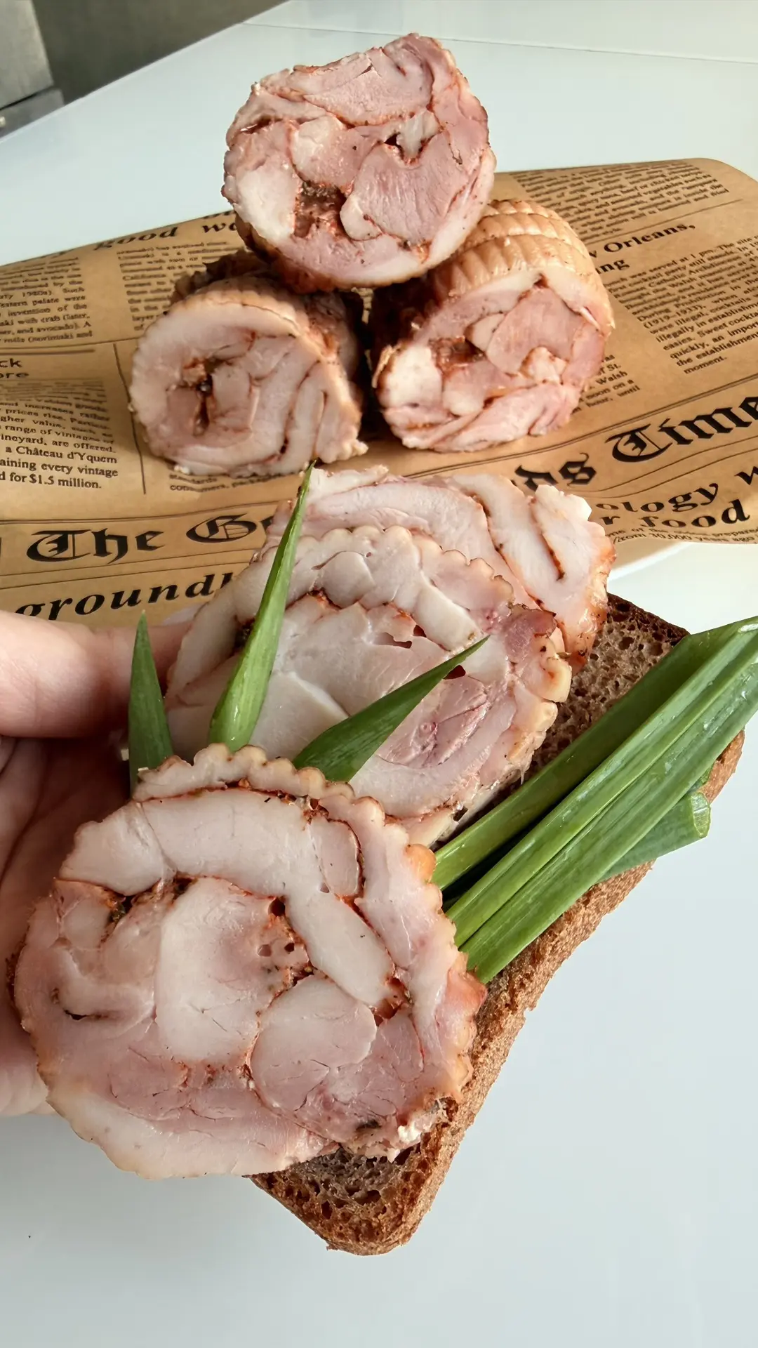 ПАСТРОМА ИЗ КУРИНЫХ БЕДЕР