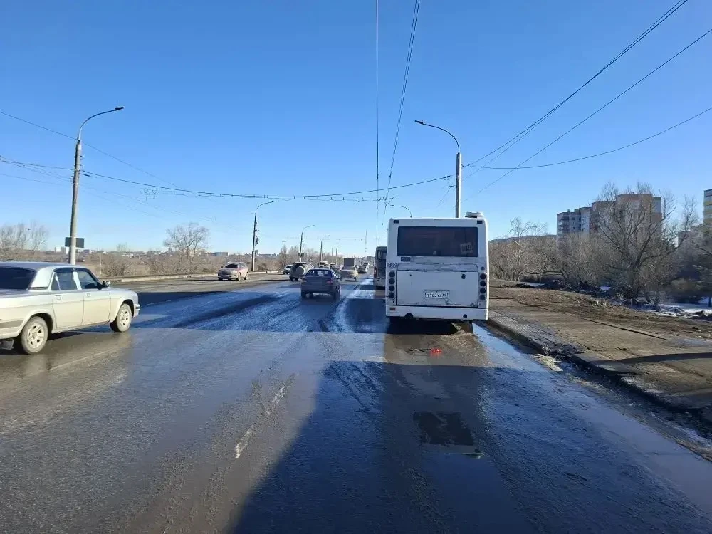 Сегодня в 08:40 часов в Госавтоинспекцию поступило сообщение о столкновении двух пассажирских автобу