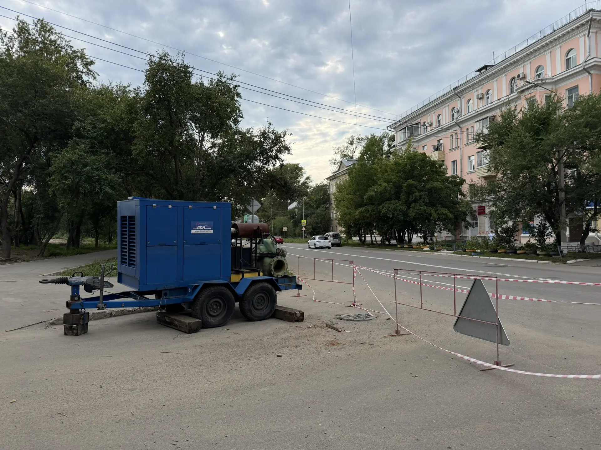 Росводоканал Комсомольска содействует городу в борьбе с паводком: временный трубопровод...