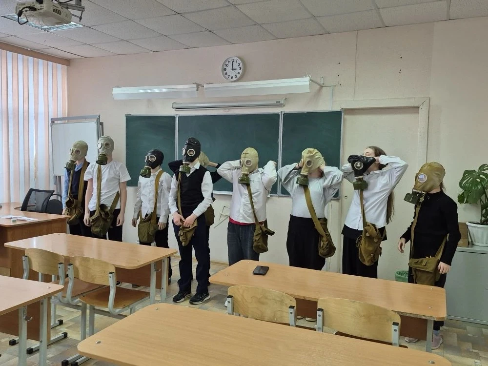 💥Наша команда 5А класса "Бравые ребята" на игре "Зарница"! Стараемся быть дружными, сильными, умными