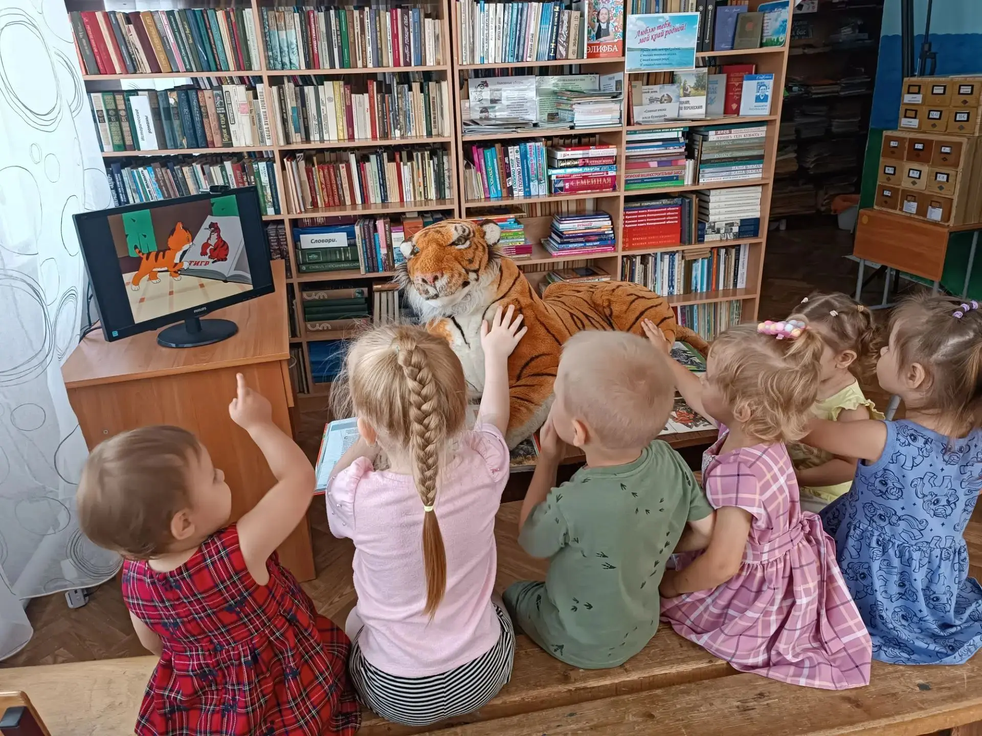 Для дошколят 👶👧 тигры 🐯 и тигрята 🐯 детеныши любимые герои мультиков 📺 и сказок 📘.

В дошкольн