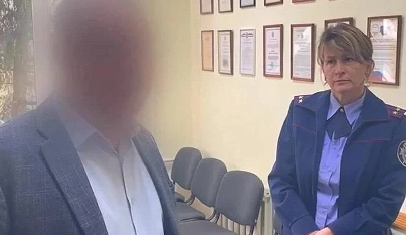 Двух чиновников в Исаклинском районе задержали по делу об откатах