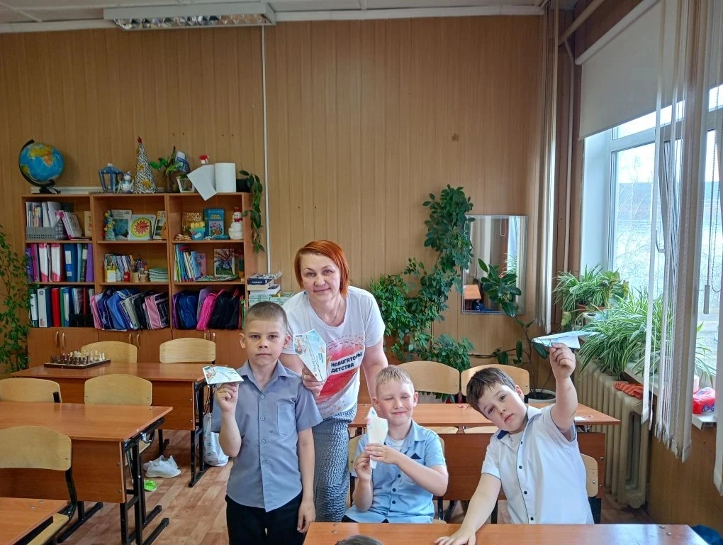 💫✈️В преддверии праздника последнего звонка ,наши самые юные ученики, первоклассники, ...