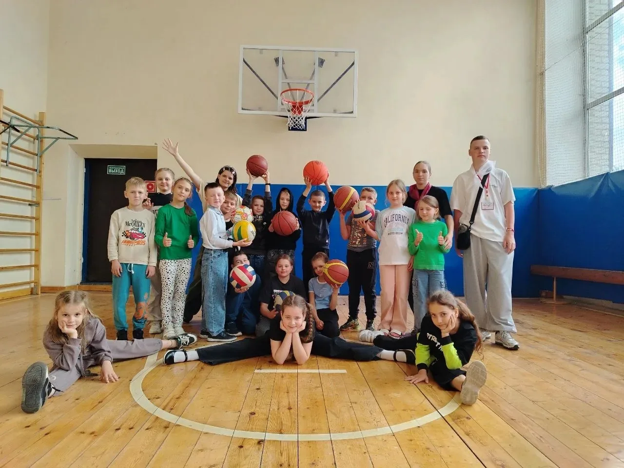 🎉 Ура, каникулы! В нашей школе официально открылся летний пришкольный лагерь «Классная...