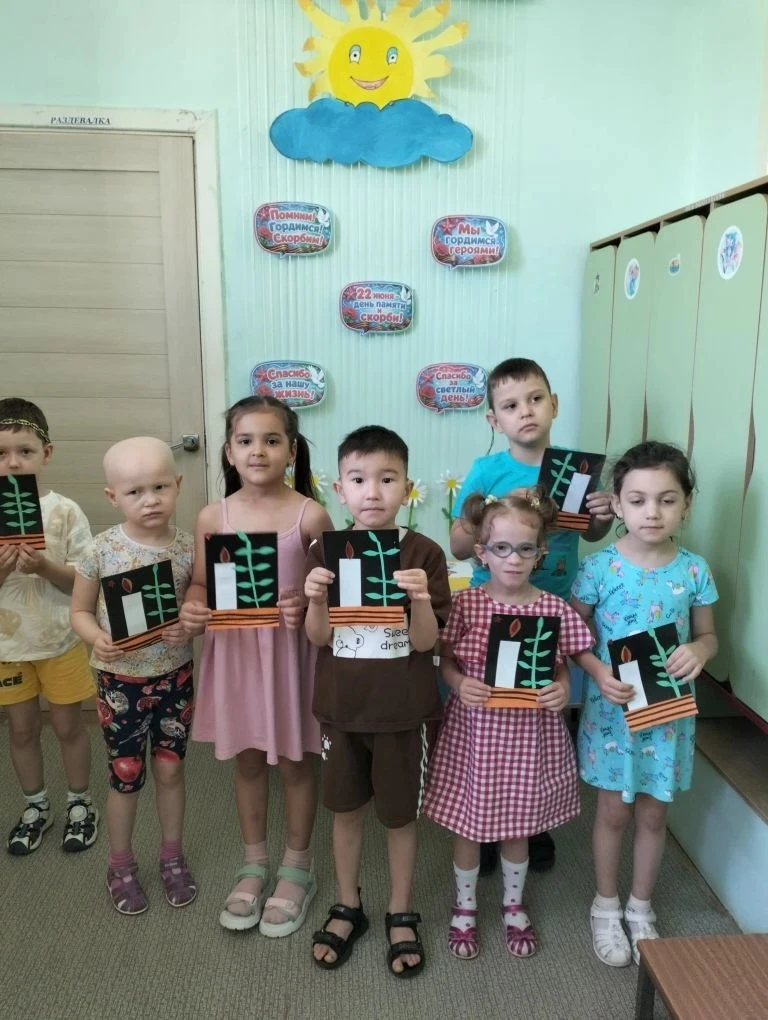 Сменяются поколения...
        Но есть то, что неподвластно времени — наша общая память. 

      Сот