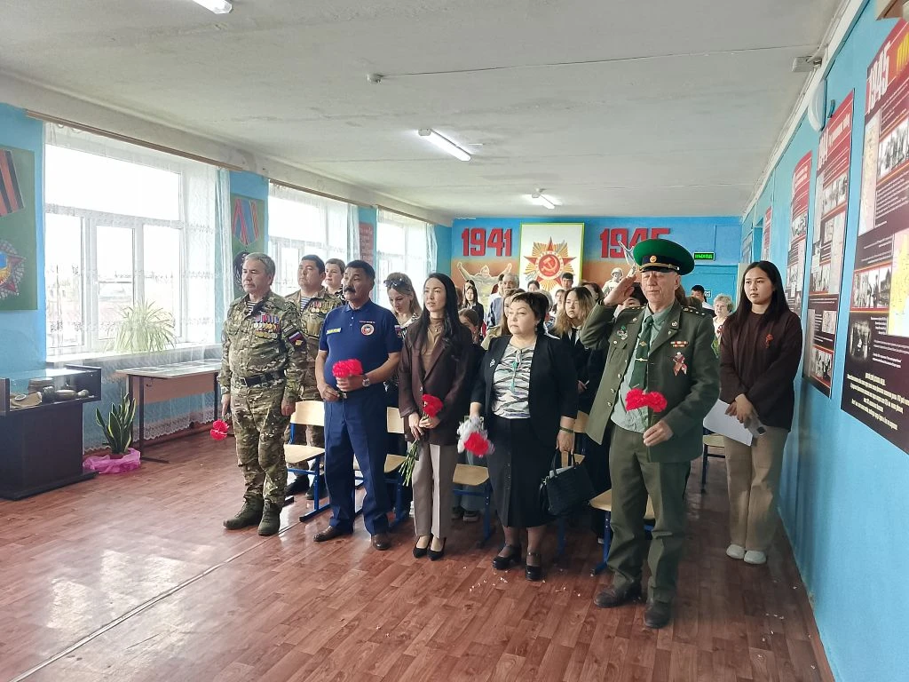 В Володарской СОШ №2 торжественно открыли три Парты Героев  В Володарской средней общеобразовательно