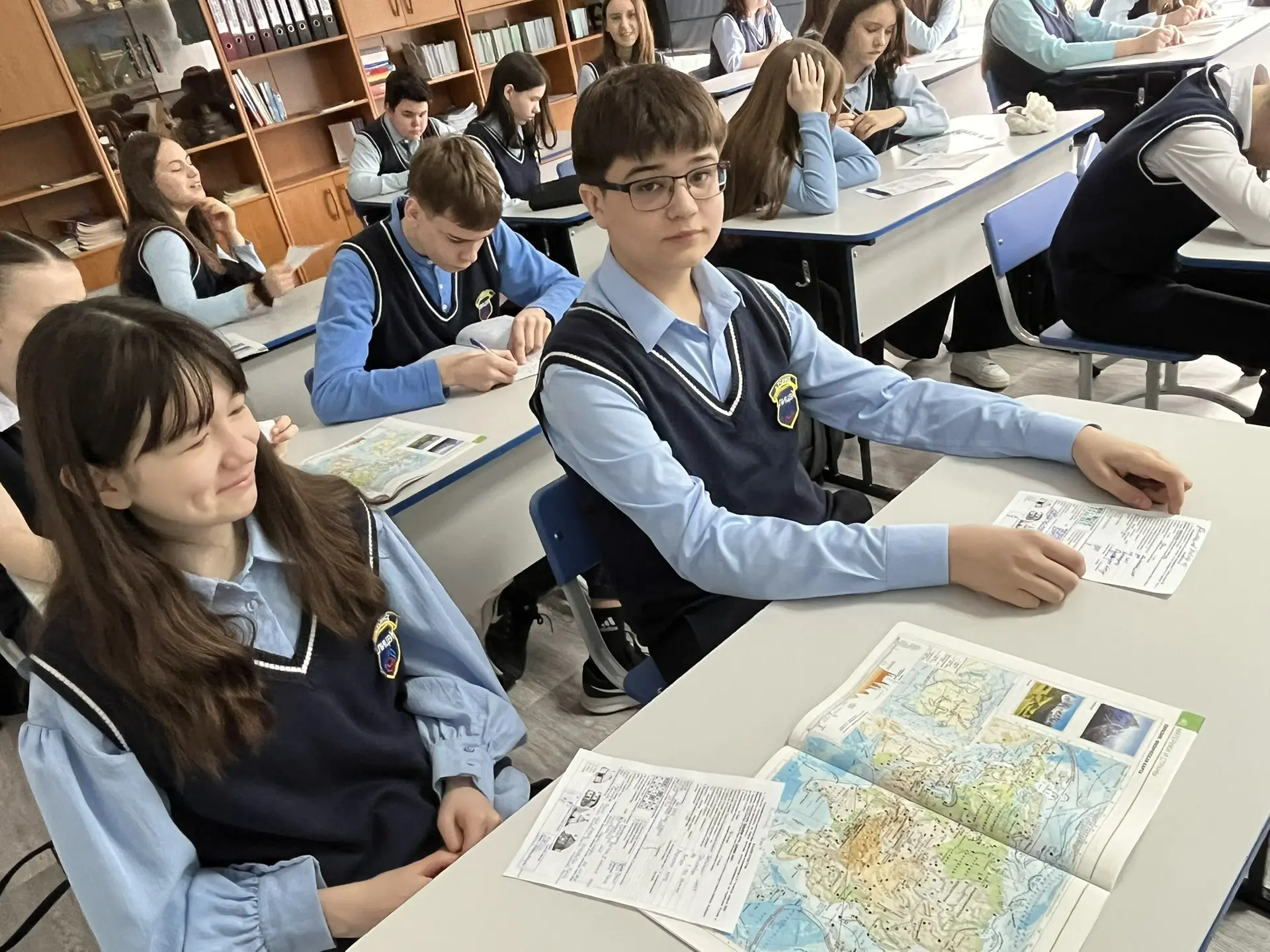 День географии в школе🌏   23 апреля в нашем лицее прошло всероссийское просветительское мероприятие 
