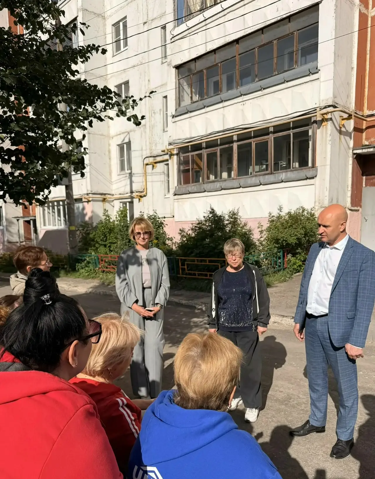 Депутаты-единороссы Тульской городской Думы Сергей Кожевников и Ирина Рублевская встрет...