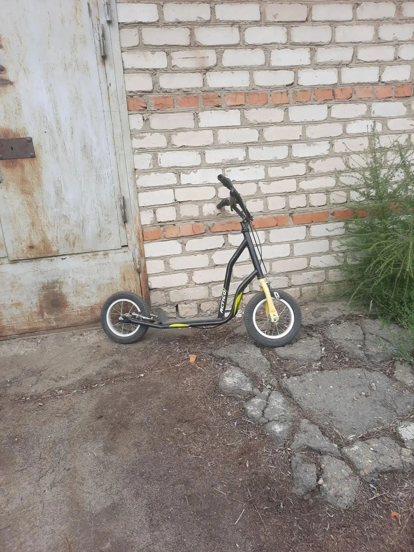 Здравствуйте, продам самокат за 2000 рублей