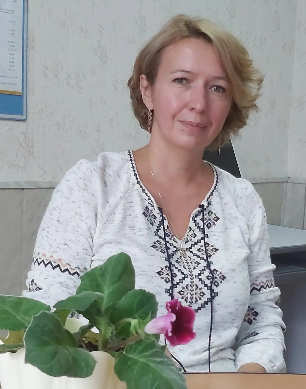 Уважаемая Елена Михайловна, в день Вашего рождения примите самые искренние поздравления...