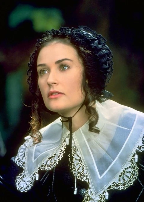 Дэми Мур и Гэри Олдман в исторической драме «Алая буква» (The Scarlet Letter), 1995 год.