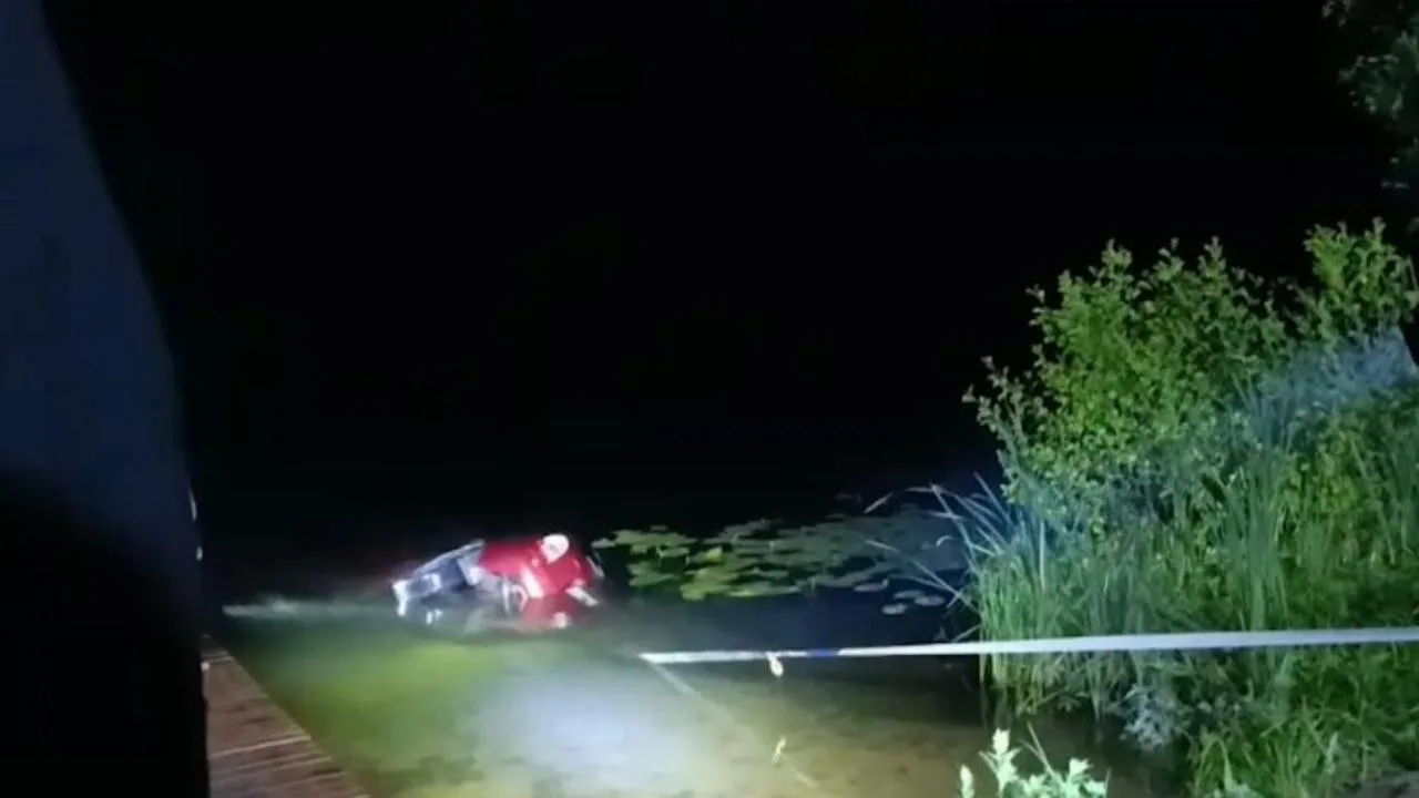Автомобиль с женщиной затонул на глубине 28 метров на озере в Волжском округе
