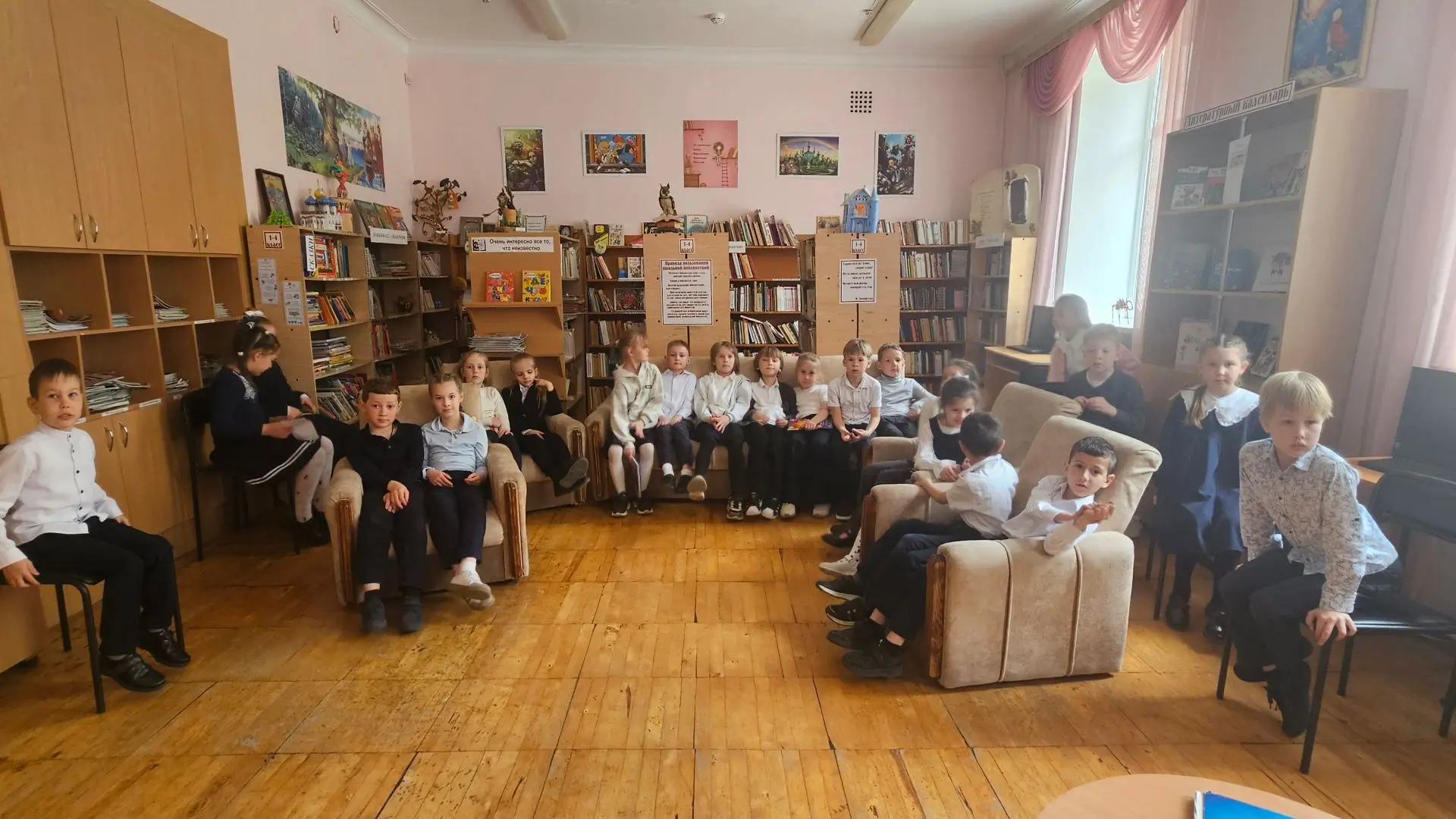 "БИБЛИОТЕКА"📚  В библиотеке Первой гимназии  прошел увлекательный урок, посвященный истории русской 