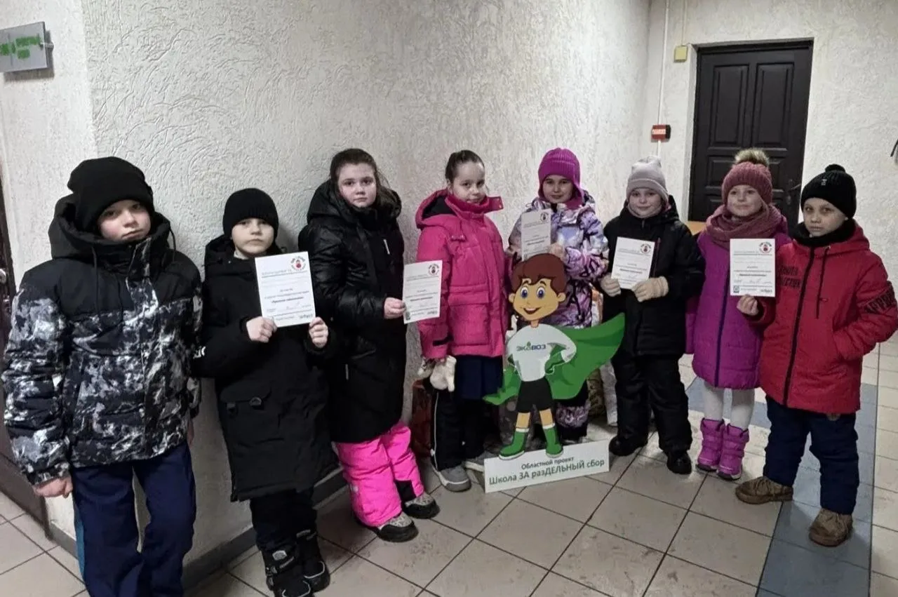 Большое дело начинается с маленькой крышечки!  Кадеты 2 А класса продолжают творить добро!  Дети при