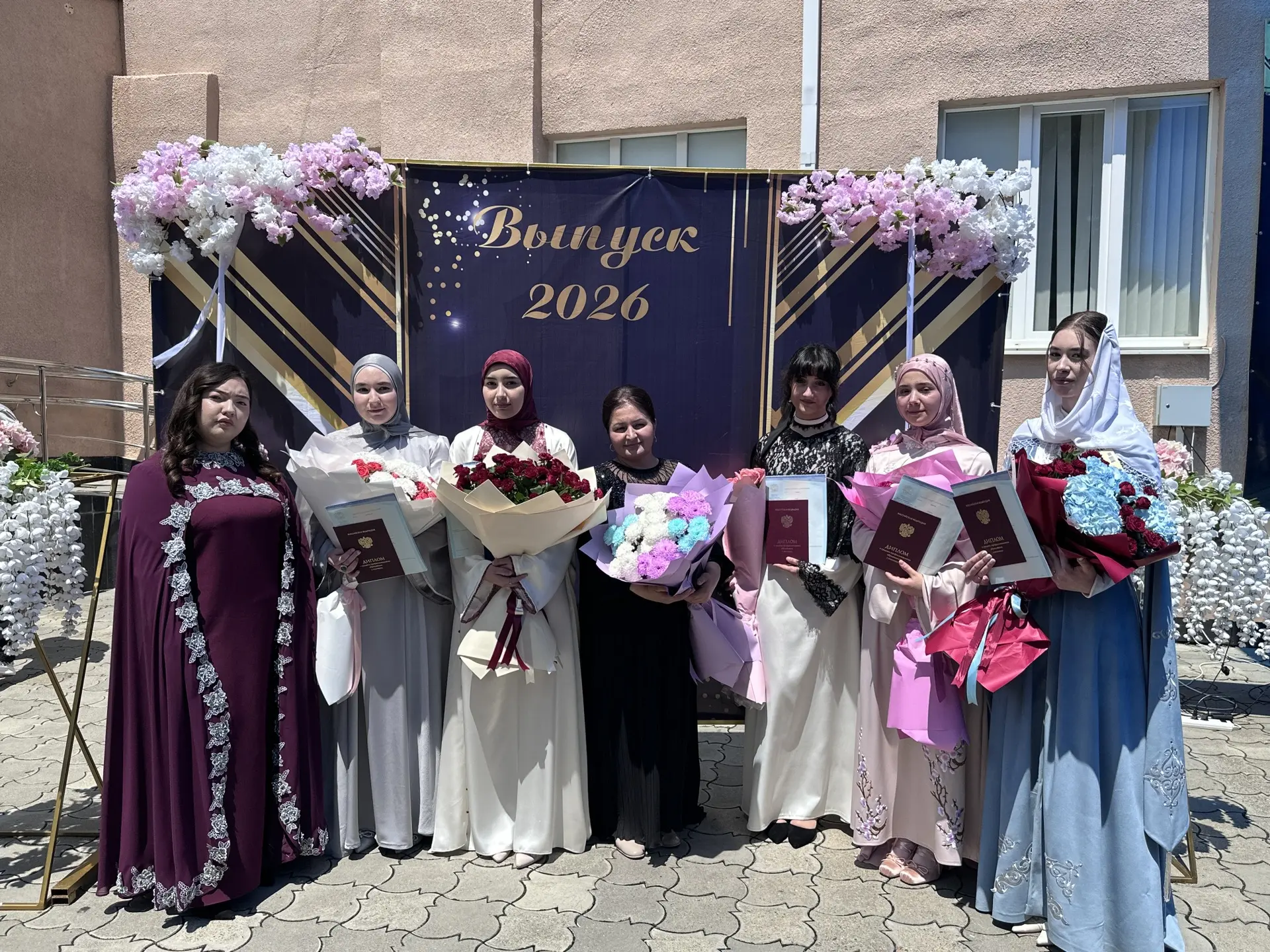 🎓 В добрый путь, наши родные выпускники!