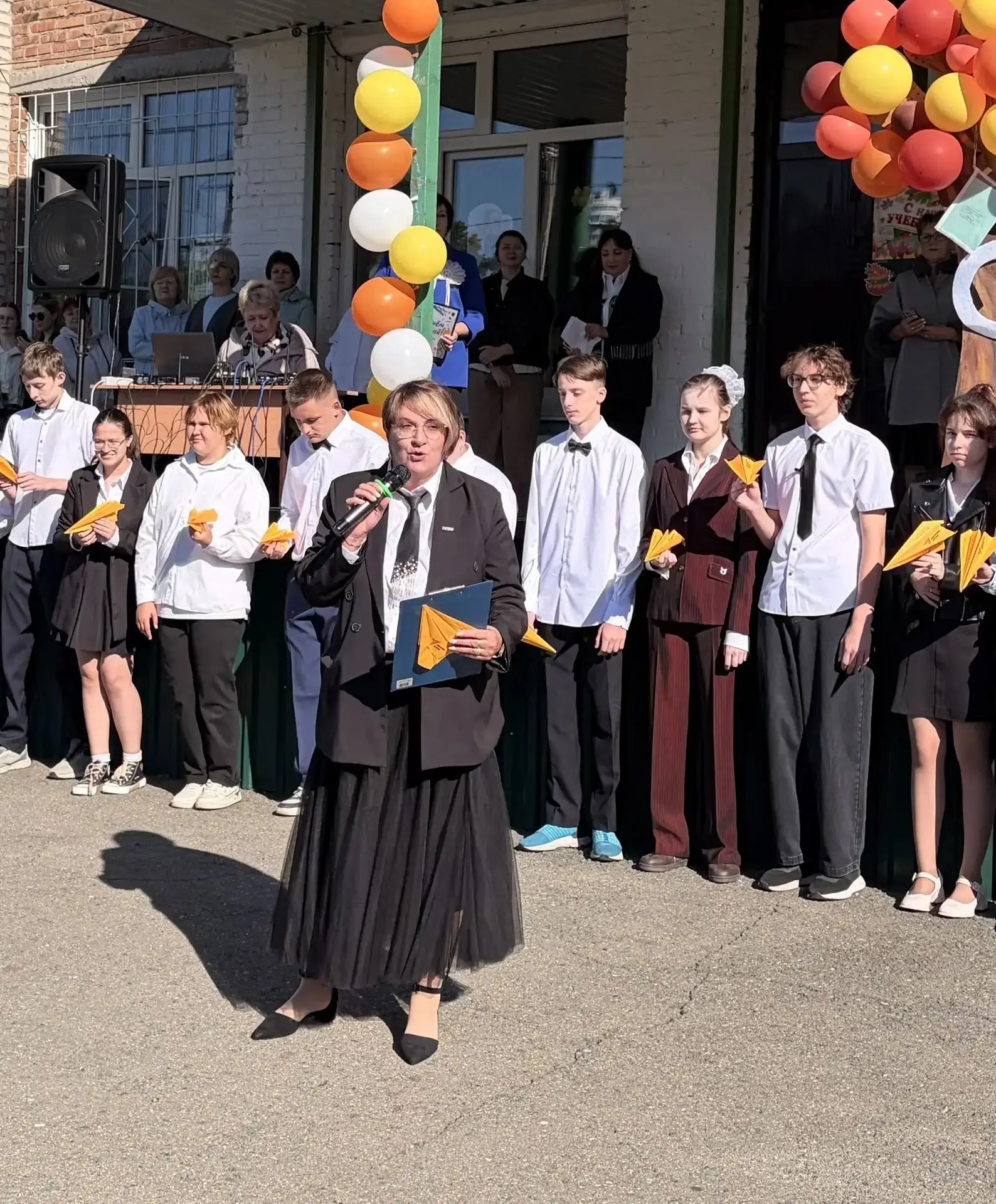 1 сентября в  нашей школе царила особенная атмосфера.