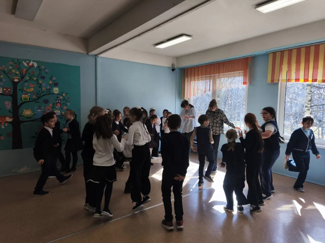 В рамках декады ЗОЖ наши пятиклассники провели для учащихся начальной школы интерактивные переменки 