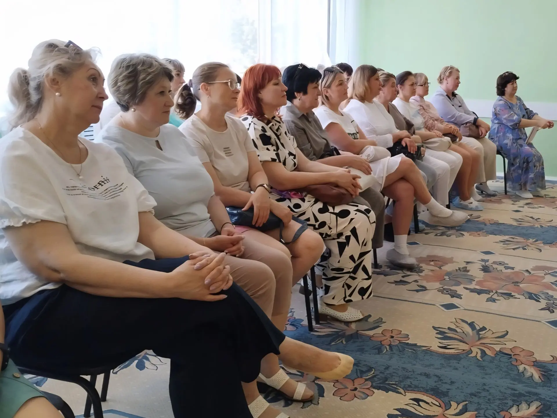 Вчера наш детский сад принимал гостей – делегацию слушателей курсов Института развития ...