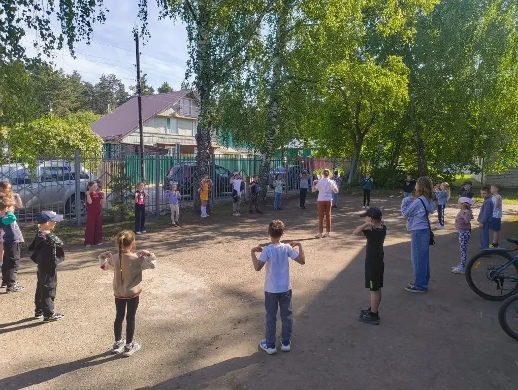 ☀️ Лето — время ярких впечатлений, новых друзей и весёлых приключений! ☀️

В нашем школьном лагере: 